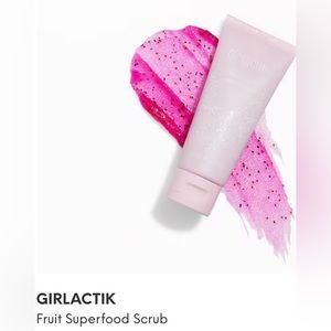 GIRLACTIK
Fruit Superfood Scrub